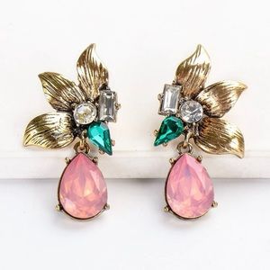 🌸Host Pick🌸Water drop flower earrings. New.